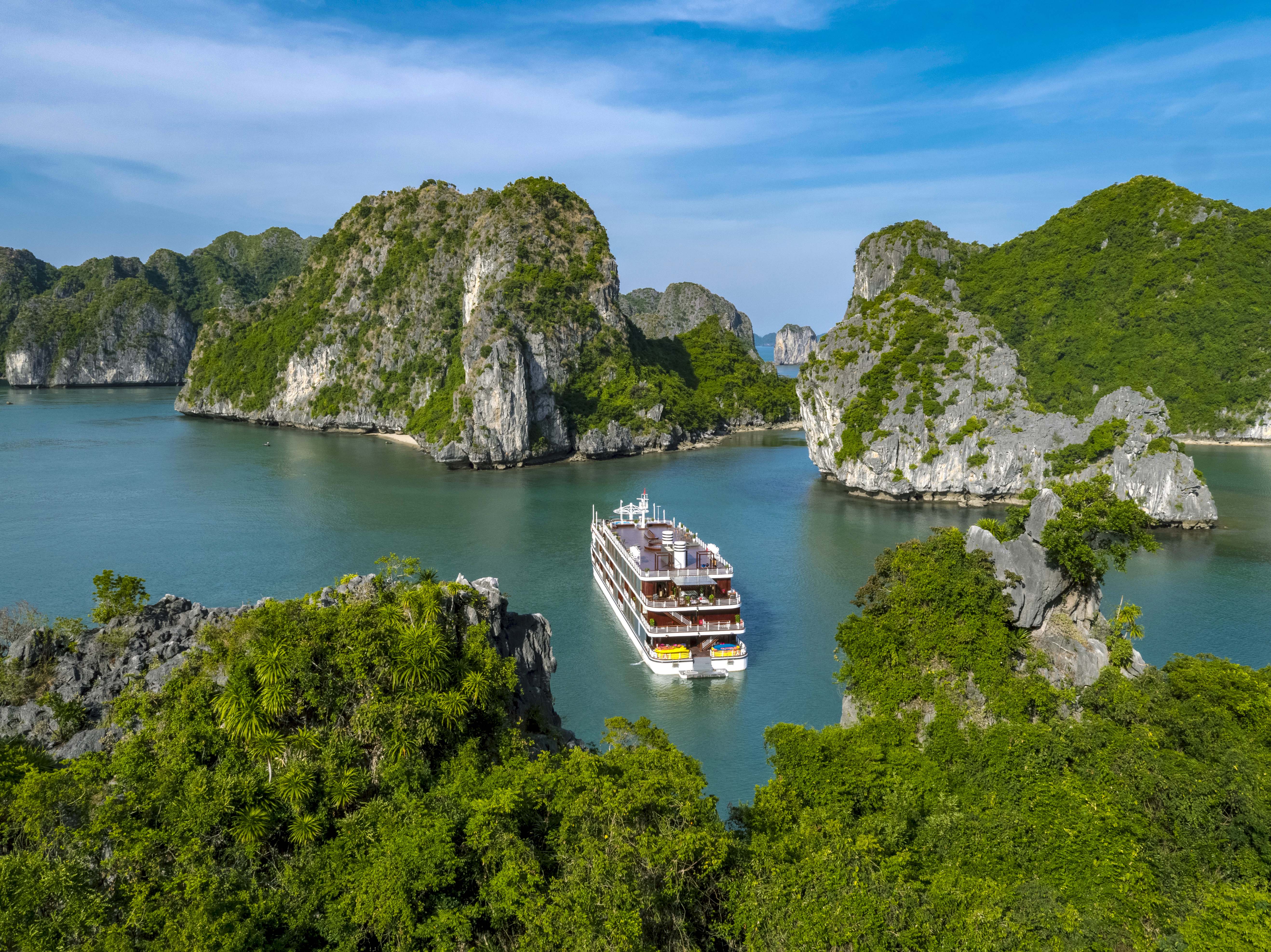 Tourist destinations in Vietnam to open in November