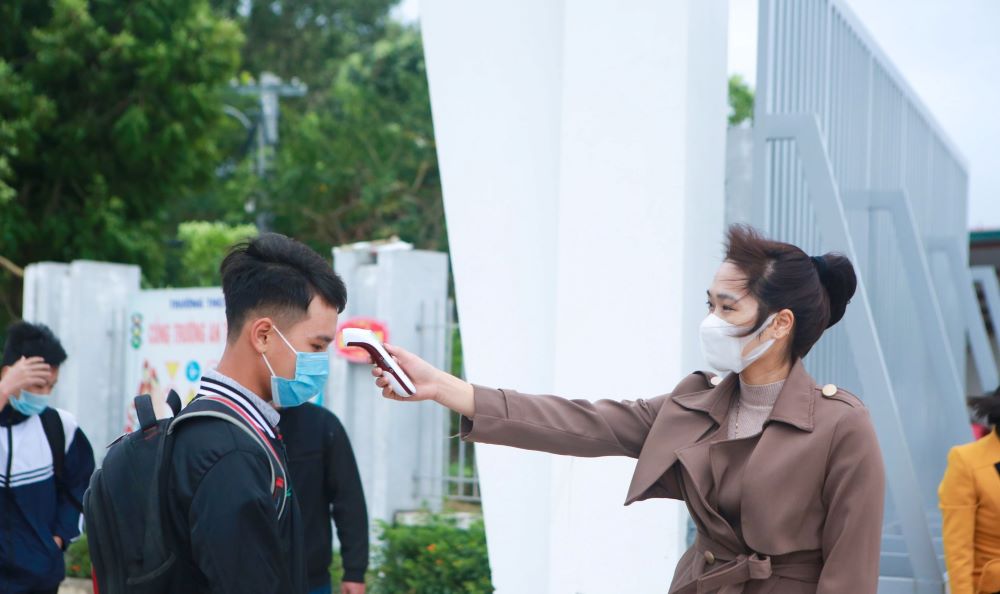 High school students in Hanoi might back to class next week