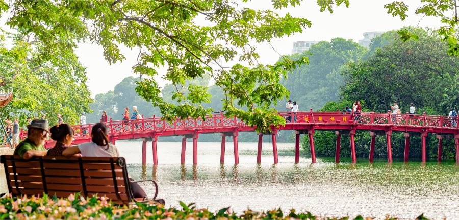 Hanoi welcomes 300,000 tourists in November after pandemic hiatus