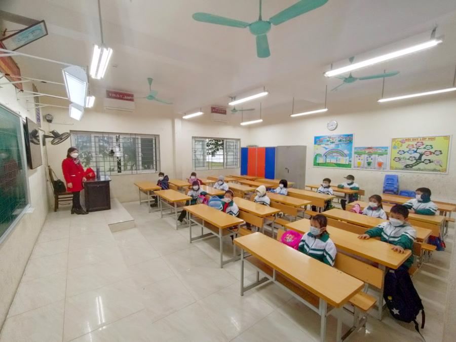 Hanoi delays resuming in-person classes for 1-6 graders after controversy