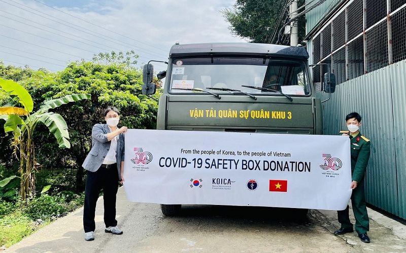 KOICA gifts 9.45 million syringes to Vietnam for Covid-19 prevention