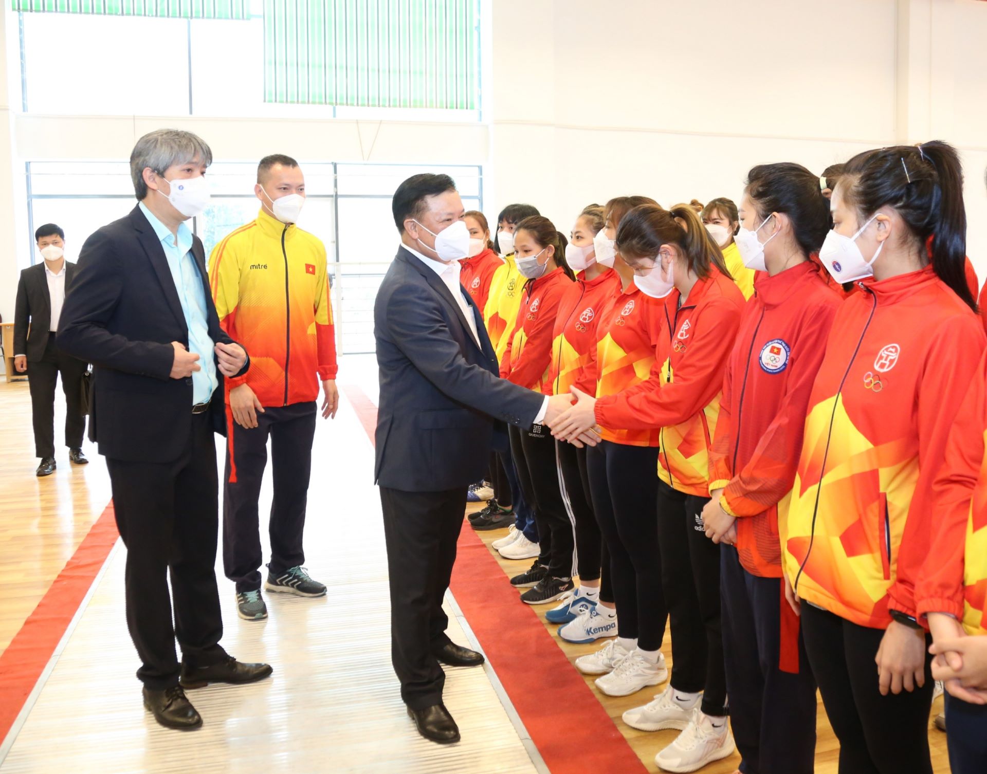 Hanoi party chief inspects SEA Games venues 