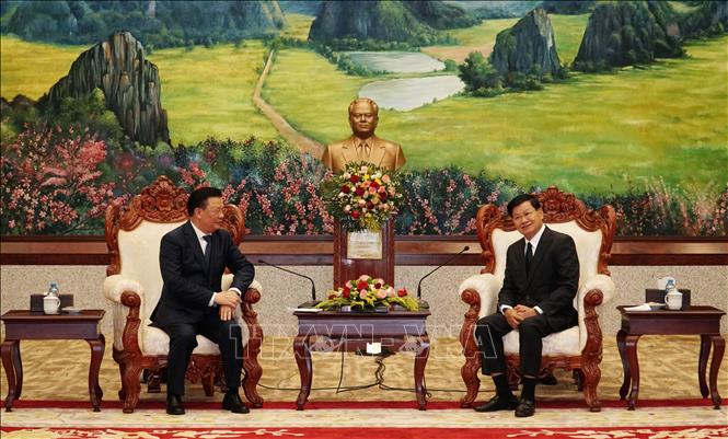 Lao leaders welcome Hanoi-Vientiane strong bond