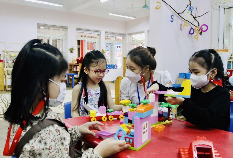 Hanoi welcomes nearly 540,000 kindergartners on the day back to schools