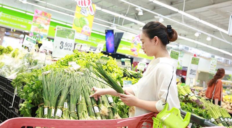 Vietnam to ban disposable plastic bags at supermarkets from 2026