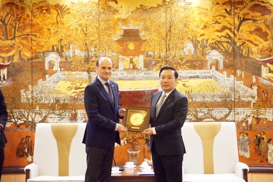 Hanoi to deepen cooperation with Argentina