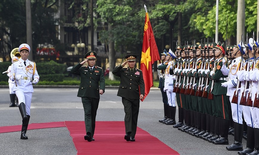 Defense remains key pillar in Vietnam-Laos relations 