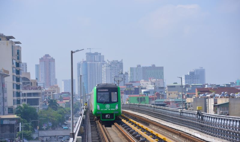 Hanoi accelerates construction of key transport projects