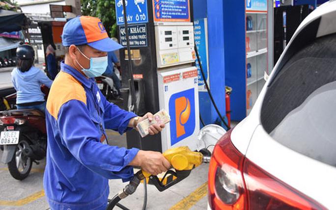 Petrol prices in Vietnam rise for six consecutive times in two months 