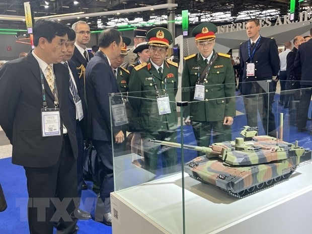 Vietnam attends Eurosatory 2022 defense exhibition