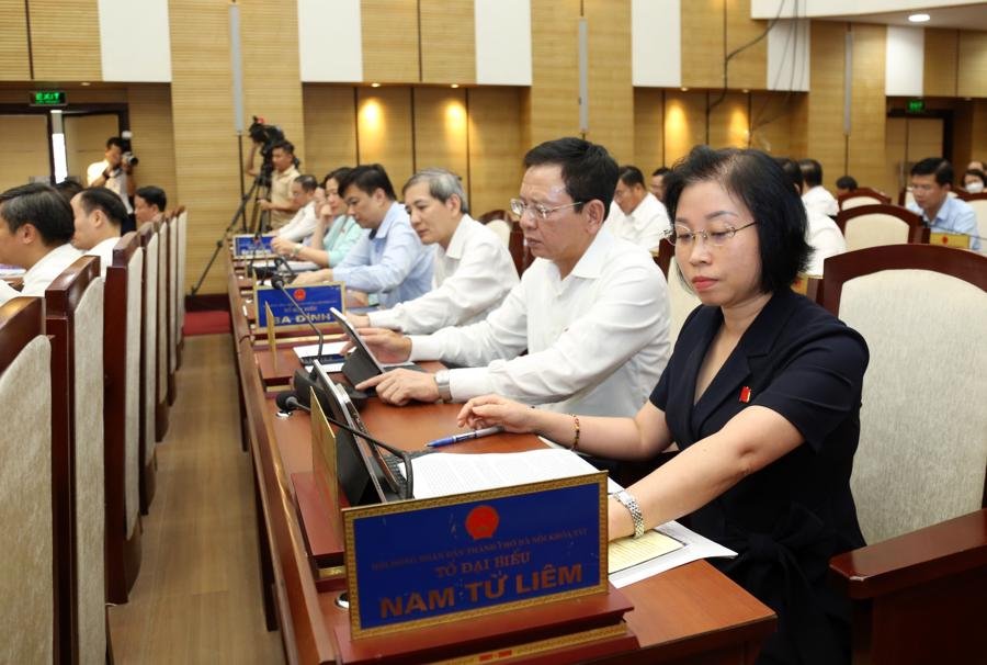 Hanoi People’s Council ratifies resolution on speeding up socio-economic development