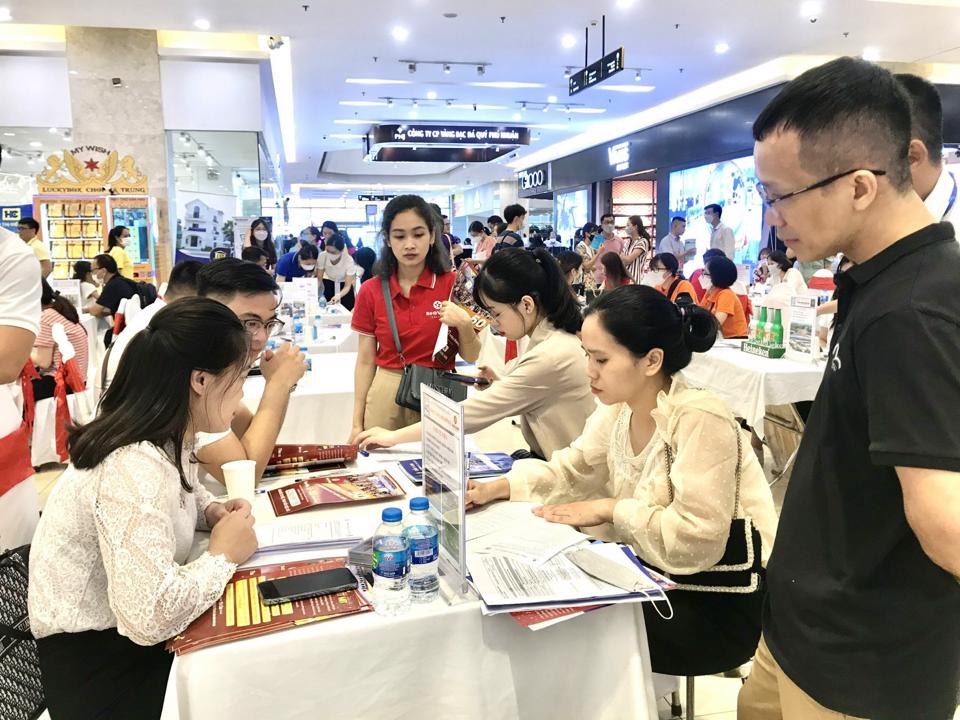 Hanoi provides employment assistance for over 137,000 workers 