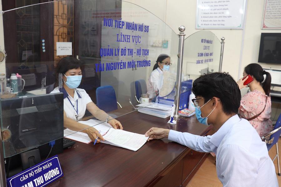 Hanoi eyes further improvements in public services quality