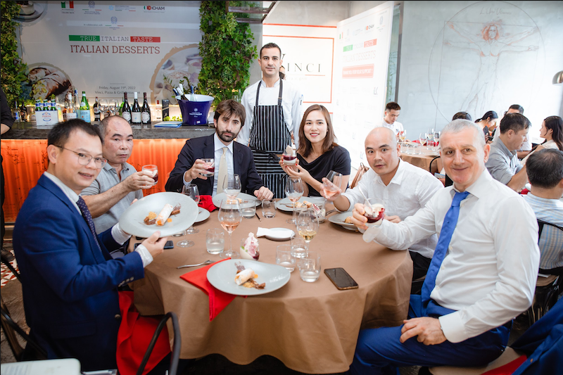 Italian Desserts event closed in Hanoi