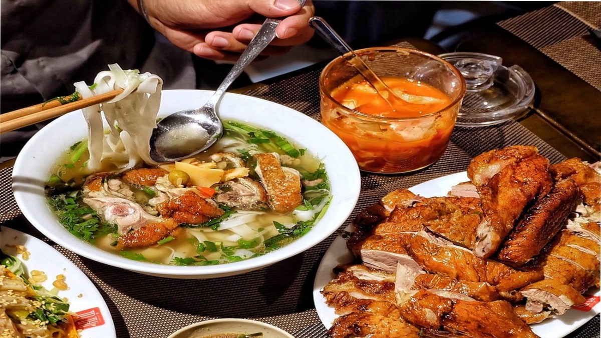 Noodle soup with roasted duck: a change-of-pace breakfast in Hanoi