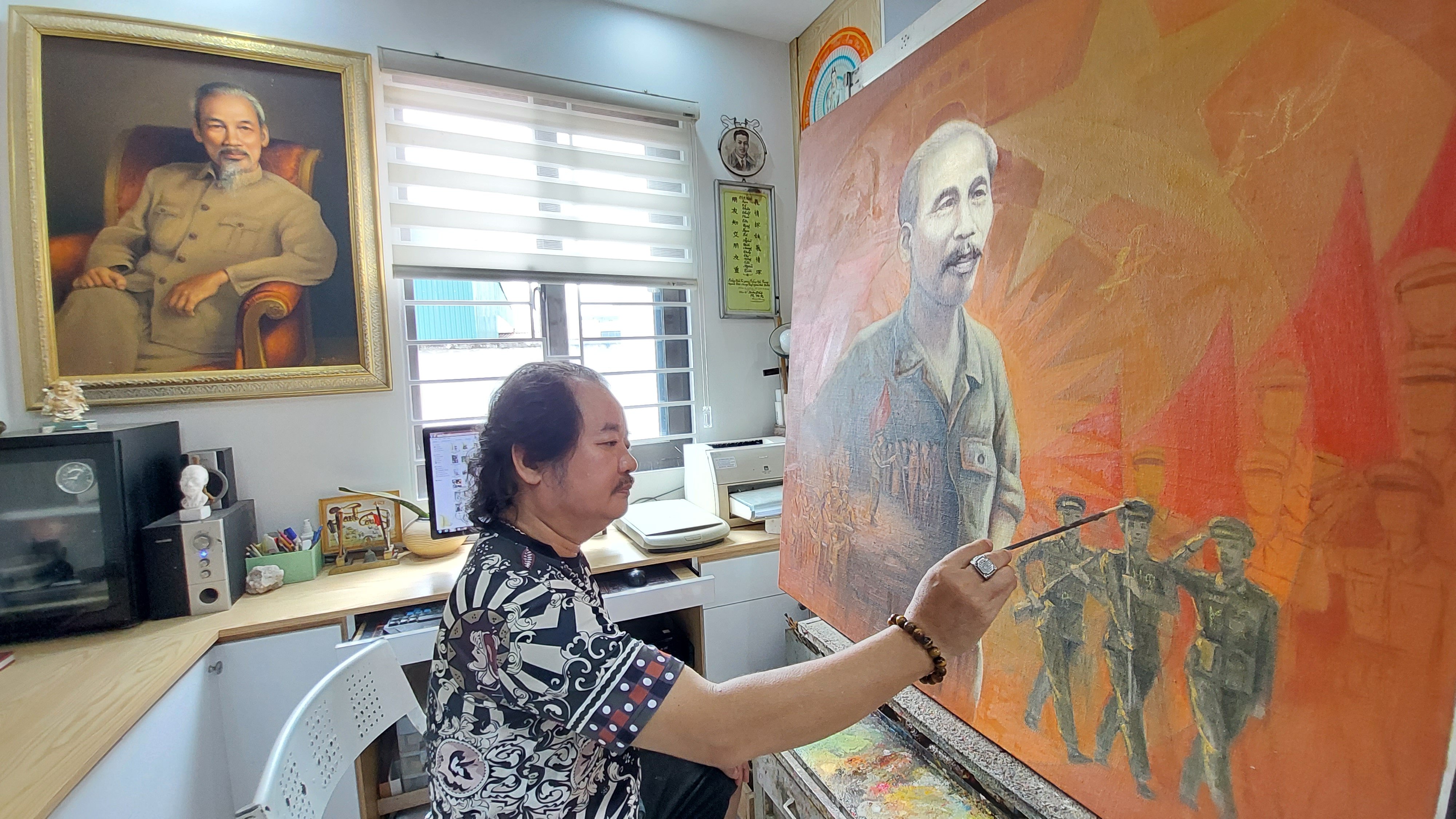 Artist spends his whole life to paint Uncle Ho