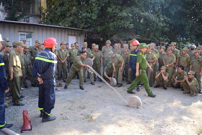 Hanoi proposes benefits for firefighters and rescuers  