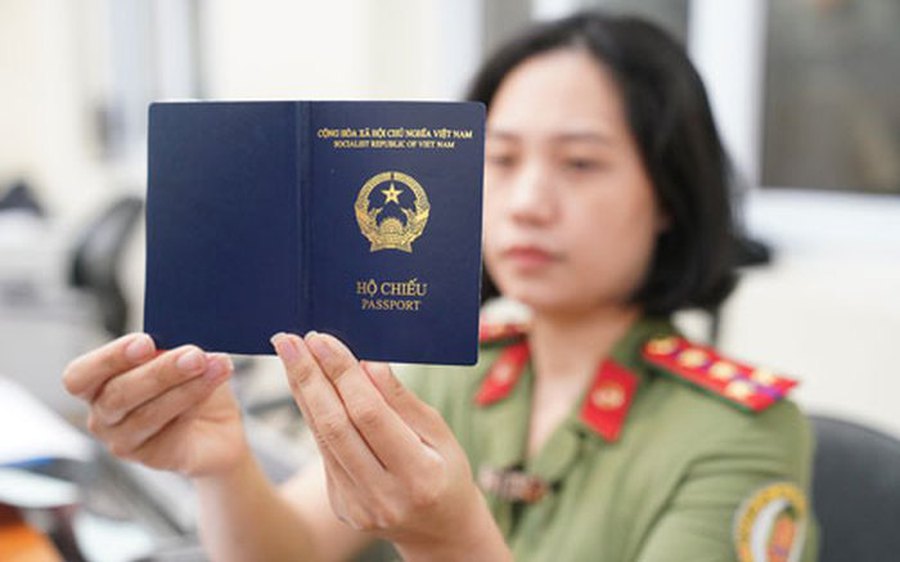 Vietnam’s redesigned passport to contain birthplace from September 15