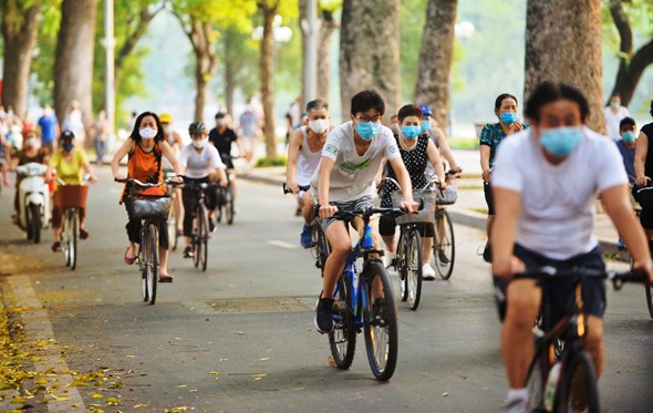 Bicycle-only lane: Forward-thinking but controversial for Hanoi