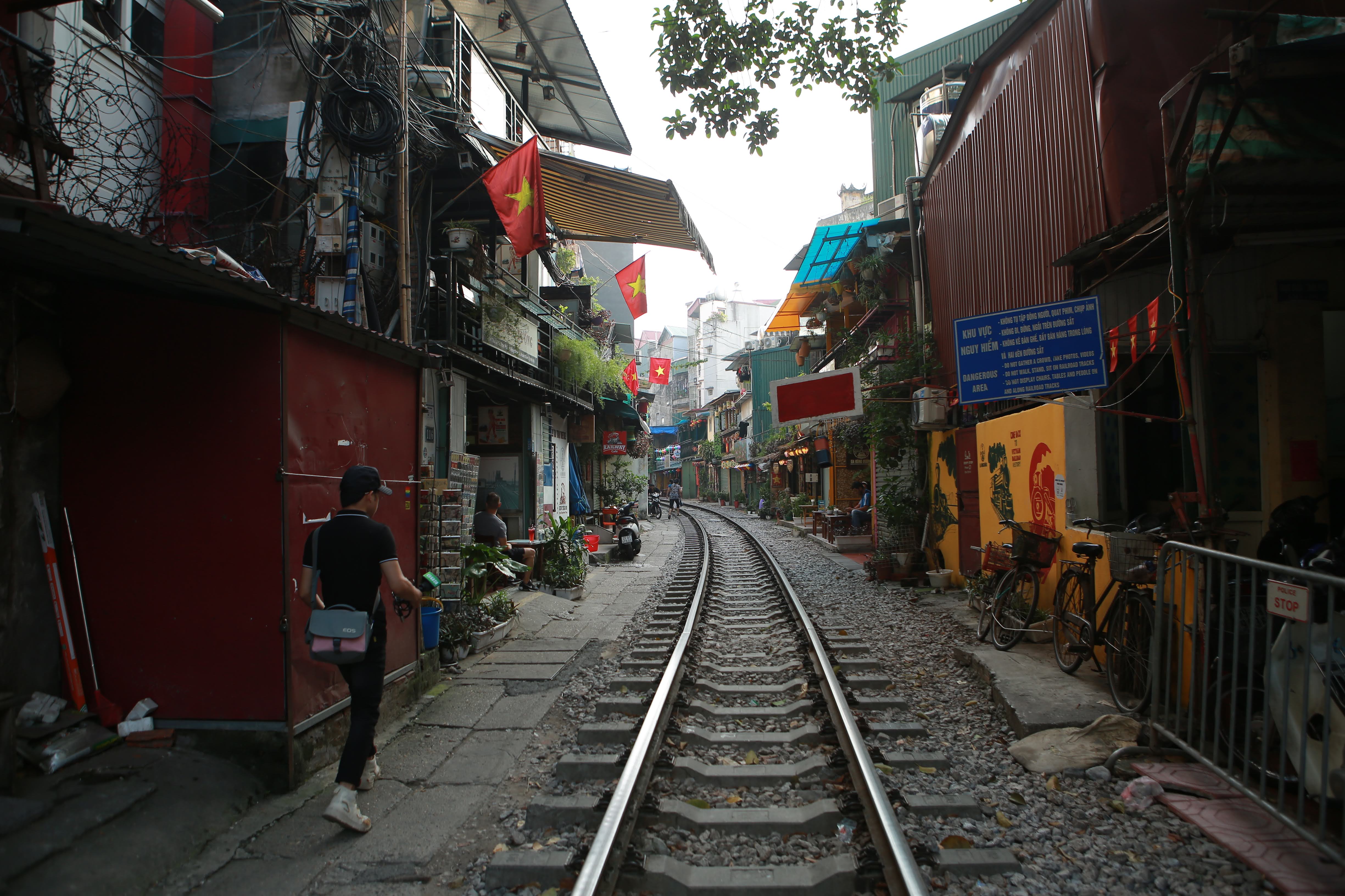 Talks required to settle train street issues: Tourism experts