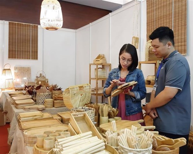 Hanoi Giftshow 2022 promotes handicraft villages