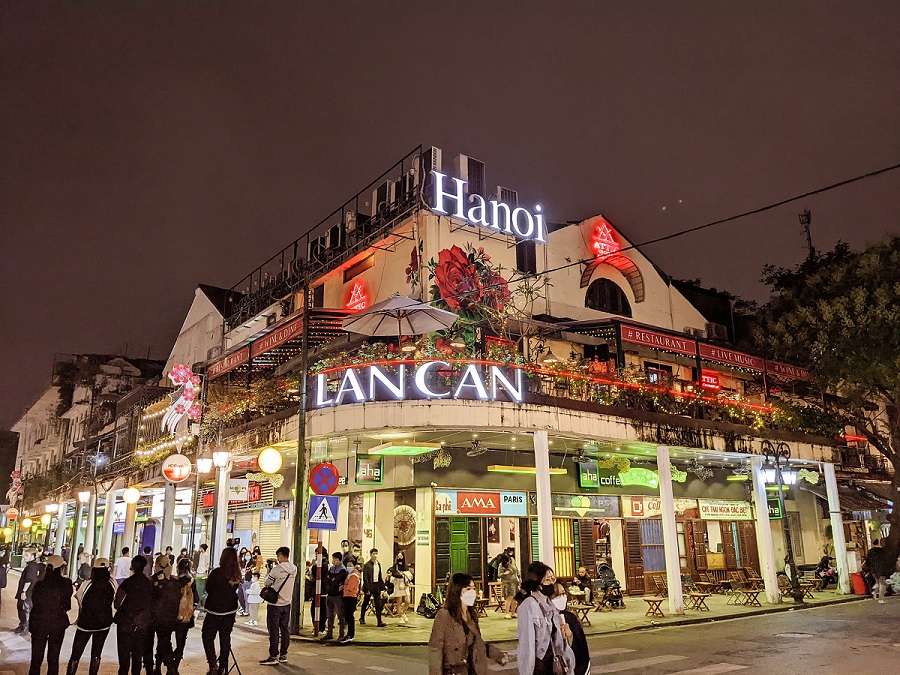 Street foods you should not miss when visiting Hoan Kiem Lake