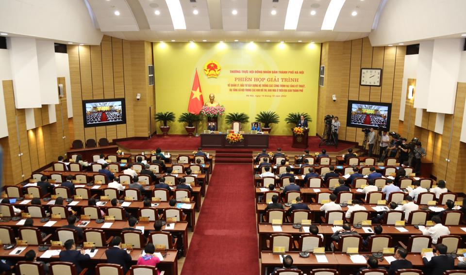 Economic recovery high on agenda of Hanoi People's Council year-end session