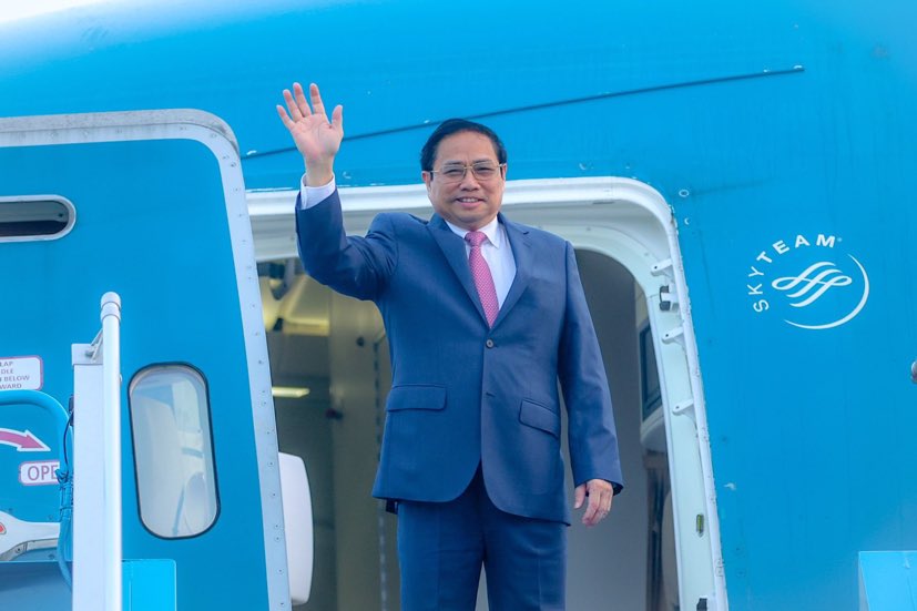 Vietnamese PM leaves for Cambodia visit