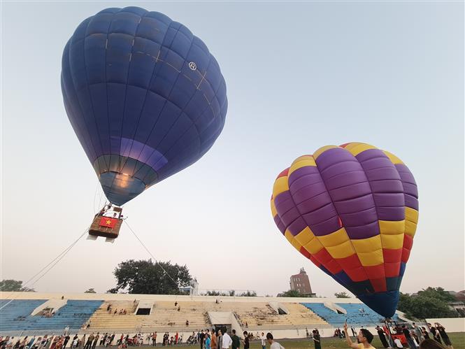 Son Tay Town celebrates the establishment of the ancient citadel