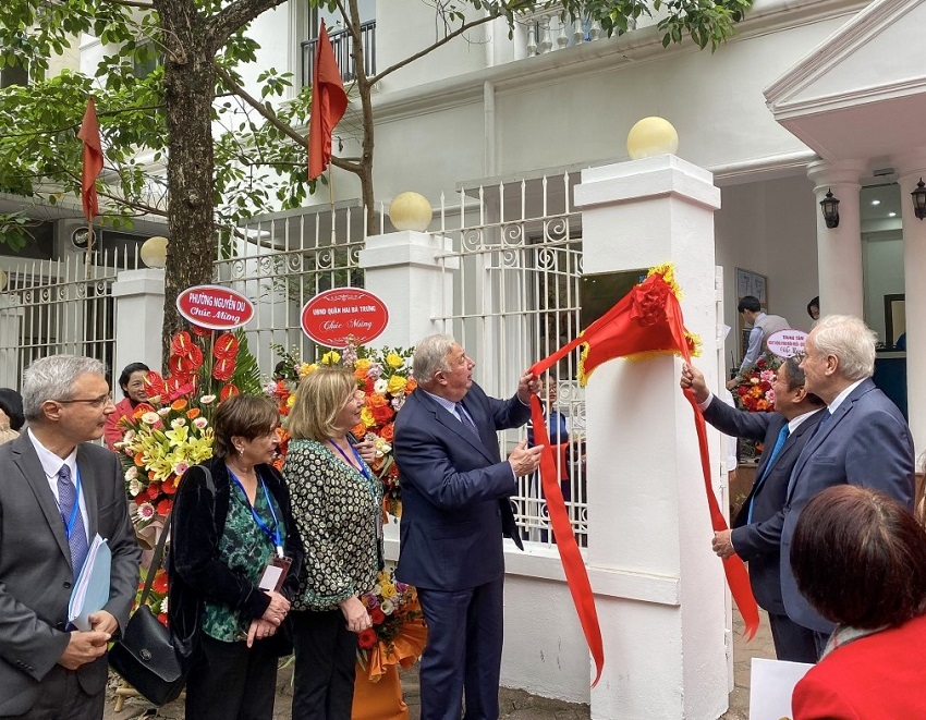 President of the French Senate opens new headquarters of the French Institute in Vietnam