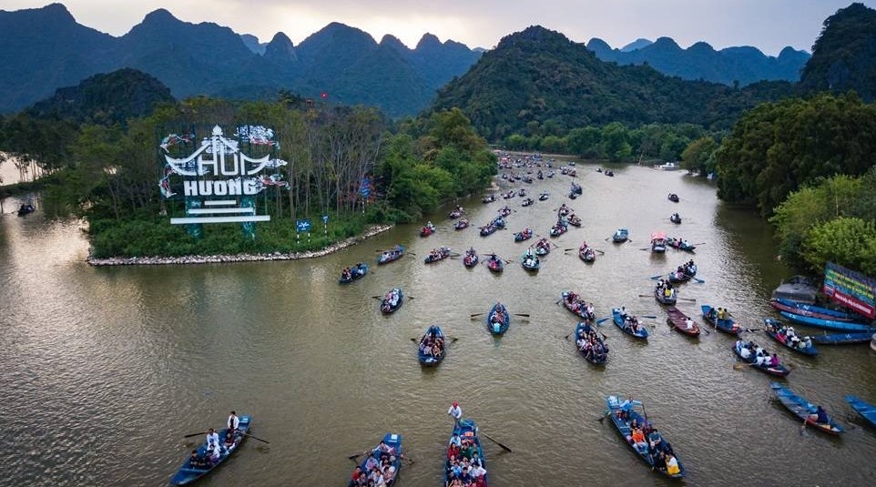 Hanoi will soon launch new travel routes to boost regional tourism