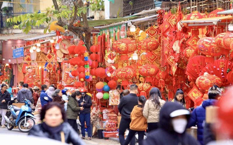 Hanoi's downtown street decked out in red as Lunar New Year approaches