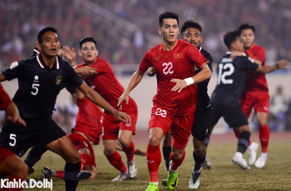 Vietnam advance to AFF Cup 2022 final after easy win over Indonesia