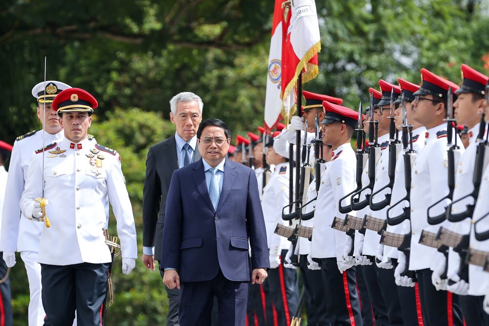 Lee Hsien Loong welcomes Vietnamese PM for 1st-in-five-year visit 