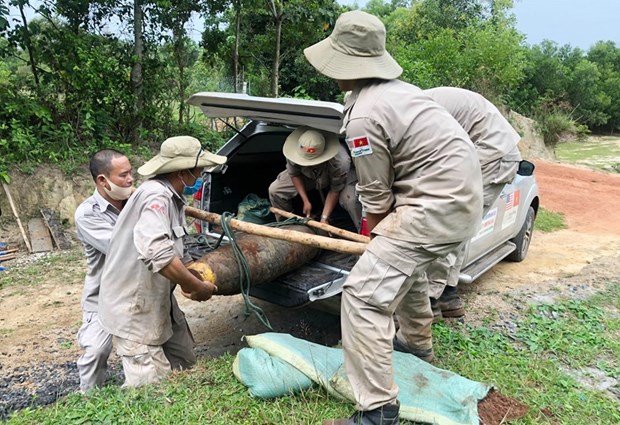 Vietnam eyes to clean up 350,000 hectares of UXO 