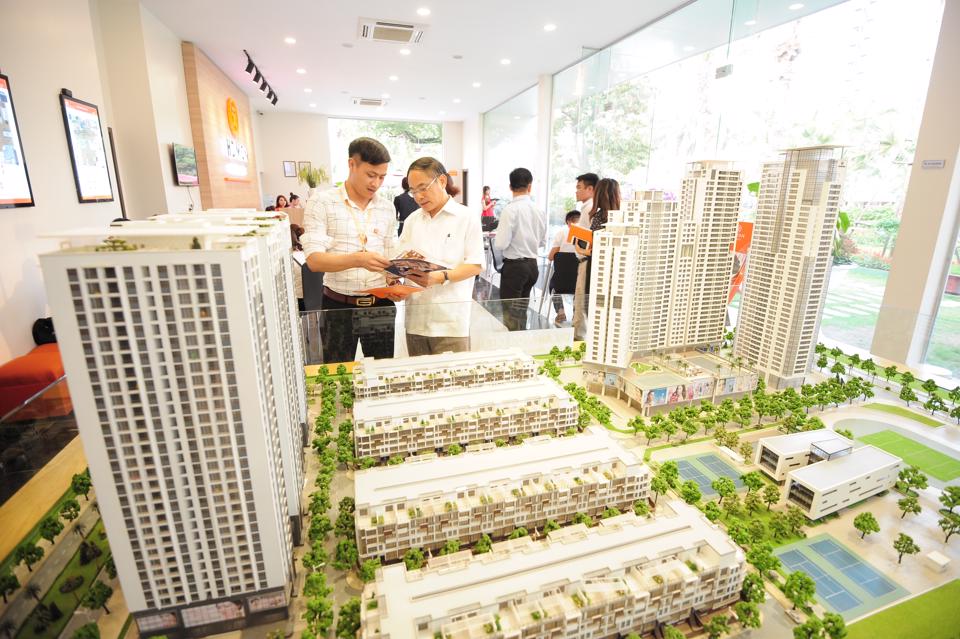 Distressed real estate developers to get debt payments extended 