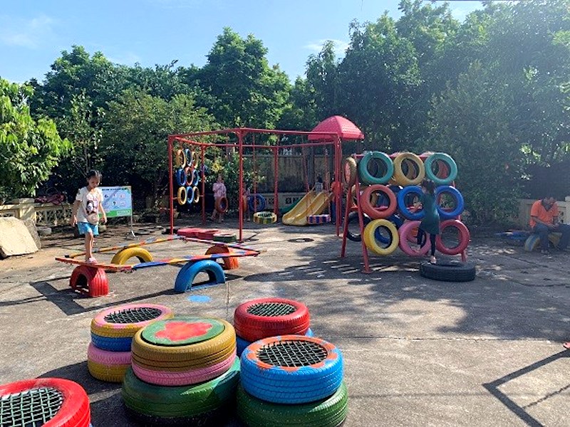 Hanoian children enjoy recycled playgrounds