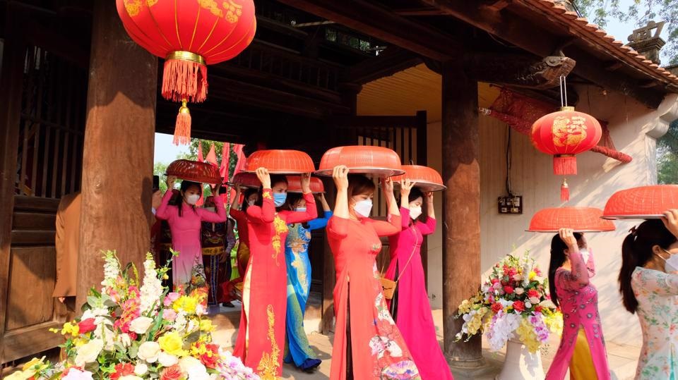 Hanoi holds festival to commemorate Trung Sisters 