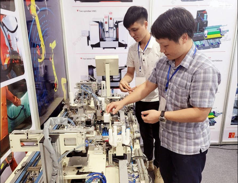 Hanoi Industrial Products Fair in full swing