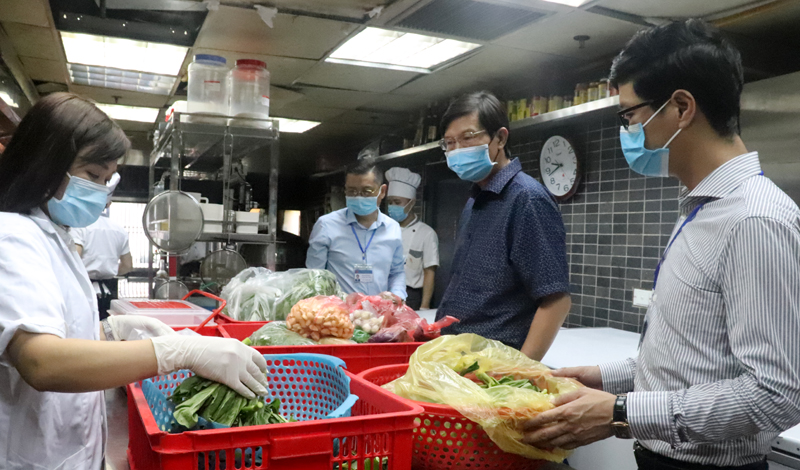 Hanoi keeps enhancing food safety control