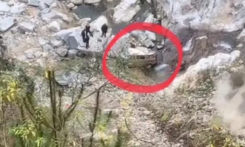 Car falls off cliff near Vietnam-China border, nine killed