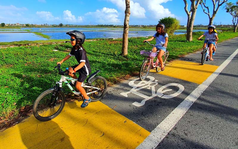 Bicycles contribute to green city development in Vietnam