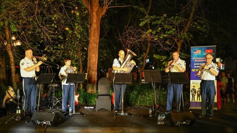 US air force band Pacific Brass wows Hanoi audiences