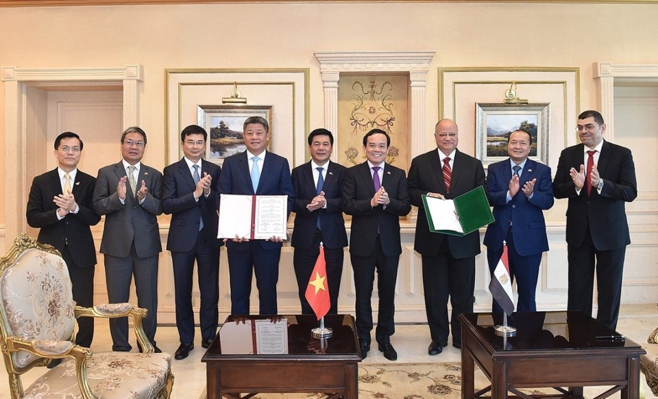 Hanoi signs cooperation agreement with Cairo