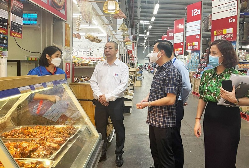 Hanoi steps up the fight against food safety violations