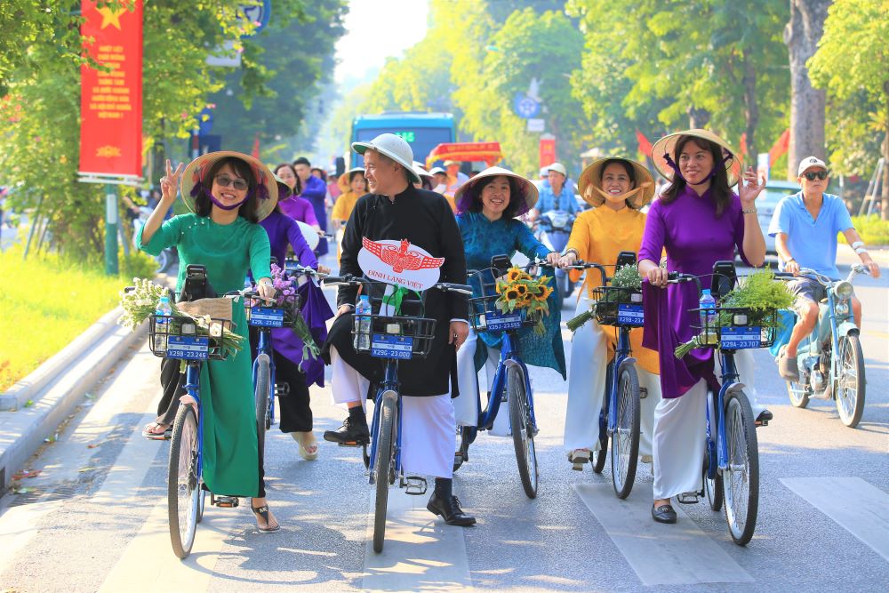 Ao Dai connecting Hanoi Tourism and Heritage 2023