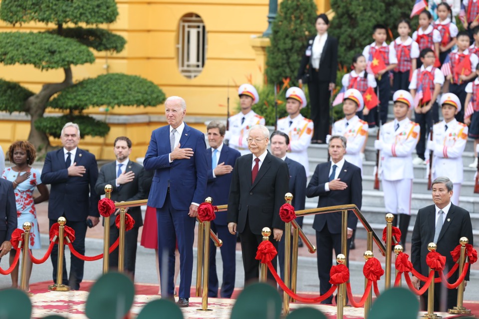 General Secretary Nguyen Phu Trong hosts reception to welcome US President Joe Biden