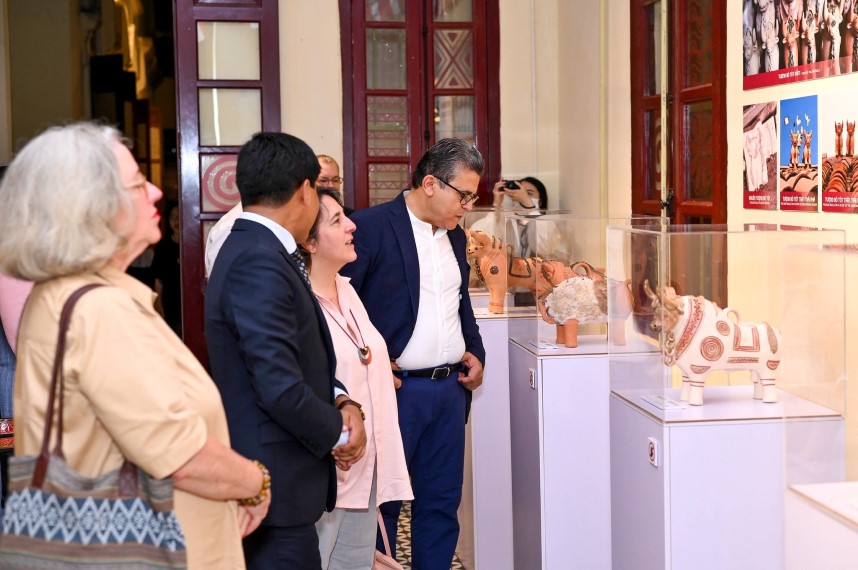 Peruvian culture showcased in Hanoi bull statue exhibition