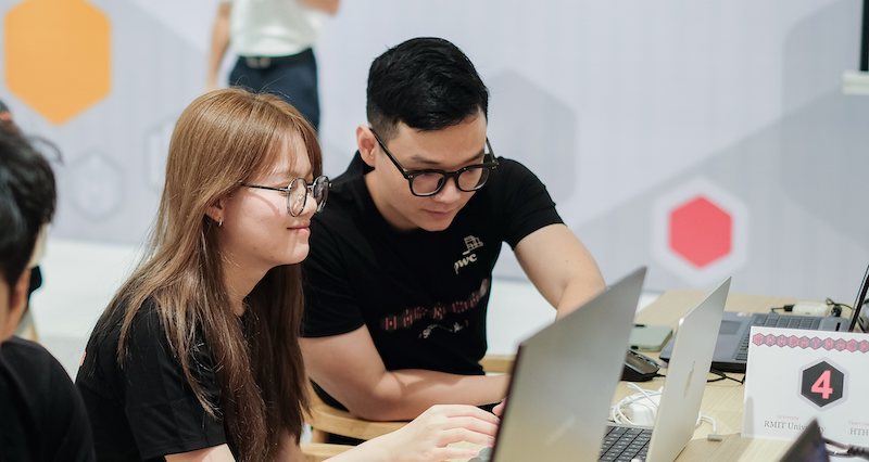 Hanoi team wins at Hack A Day 2023