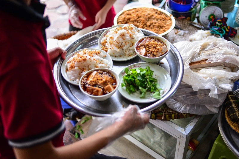 Hanoi specialties wow French Ambassador  